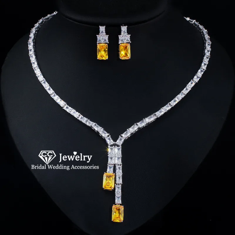CC Party Necklace Earrings Wedding Jewelry Set for Women Luxury Minimalist Pendant Classic Rhinestone Hot Selling Bijoux T0146