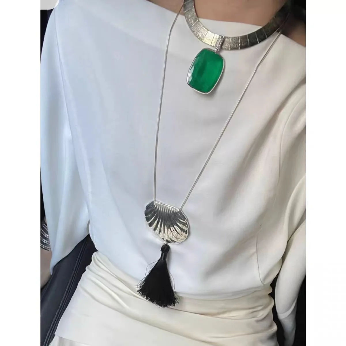 18K Gold Plated Heavy Metal Shell Pendant Necklace - Minimalist Drop Choker Back Chain Crossbody Women's Jewelry Accessory - Image 6