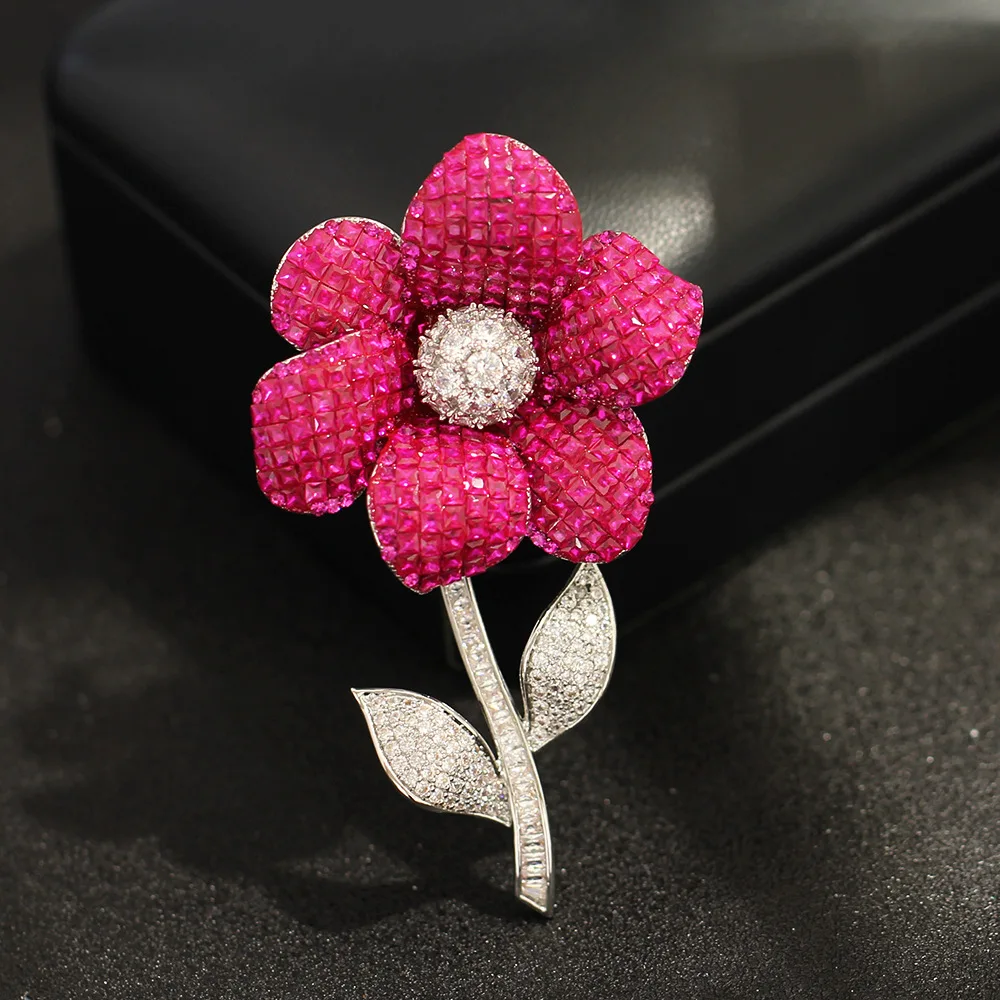 Luxury Heavy Industry Unfamed Red Crystal Flower Brooch High End Exaggerated Elegant Bouquet Jewelry Pin Women's Accessory - Image 5